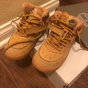 Nike Air Force 1 Mid LV8 (kids)